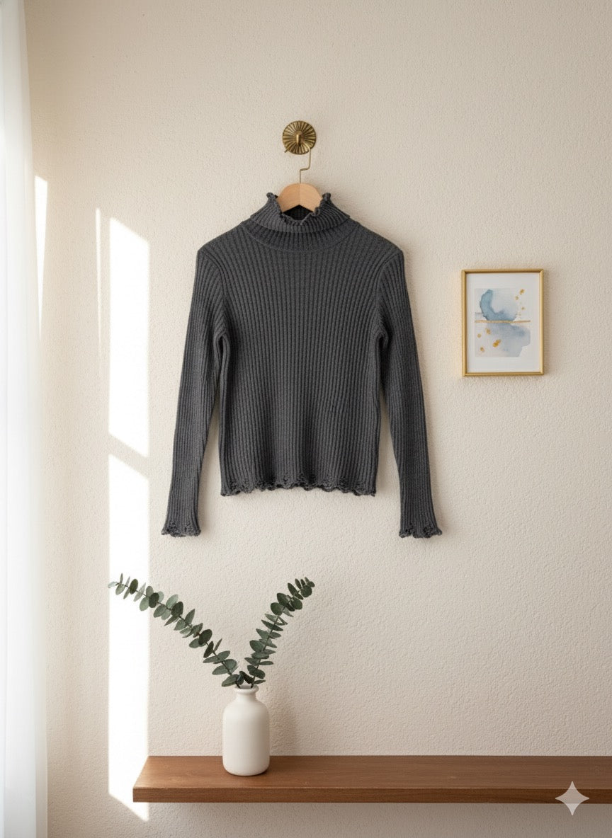 Soft-Rib Lettuce-Hem Top