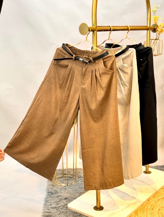 Wide-Legged Pleated Pants