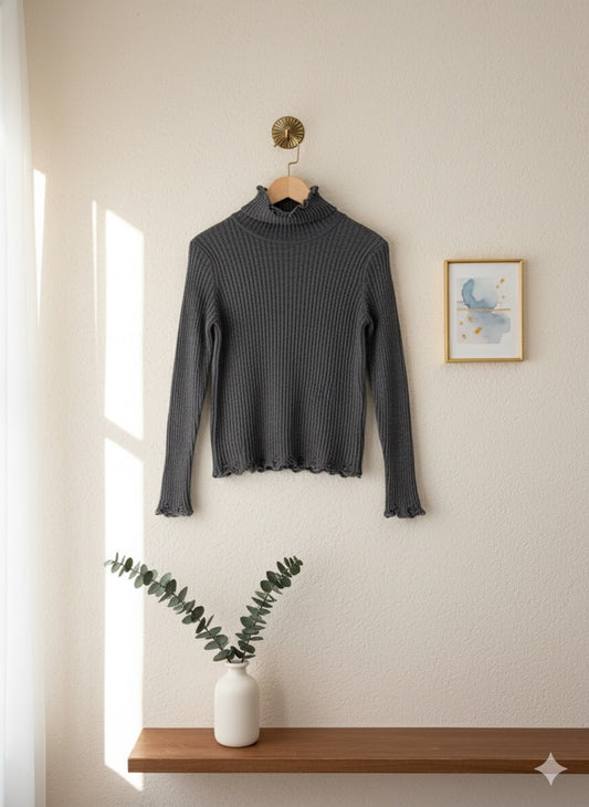 Soft-Rib Lettuce-Hem Top