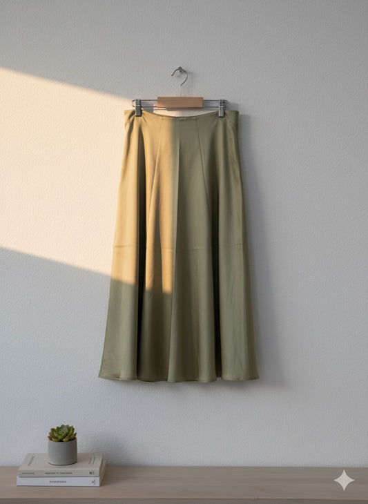 Glow Satin Skirt - Green